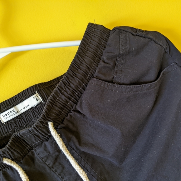 Shorts - Picture 2 of 4